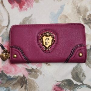 New Juicy Couture Romance Gusset Zip Around Wallet -Plum Berry